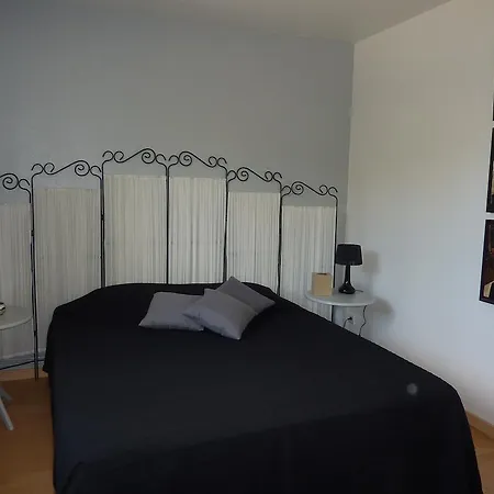 Le Clos Des Pins Bed & Breakfast *
